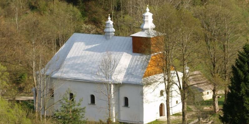 zdjęcie przedstawiające cerkiew w Łopience